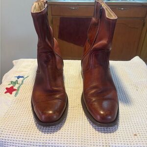 Frye men’s campus side, zip boot in cognac size 11